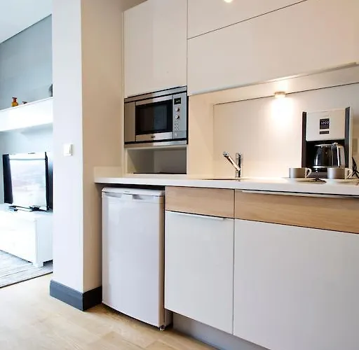 Platform Merter 2* Istanboel